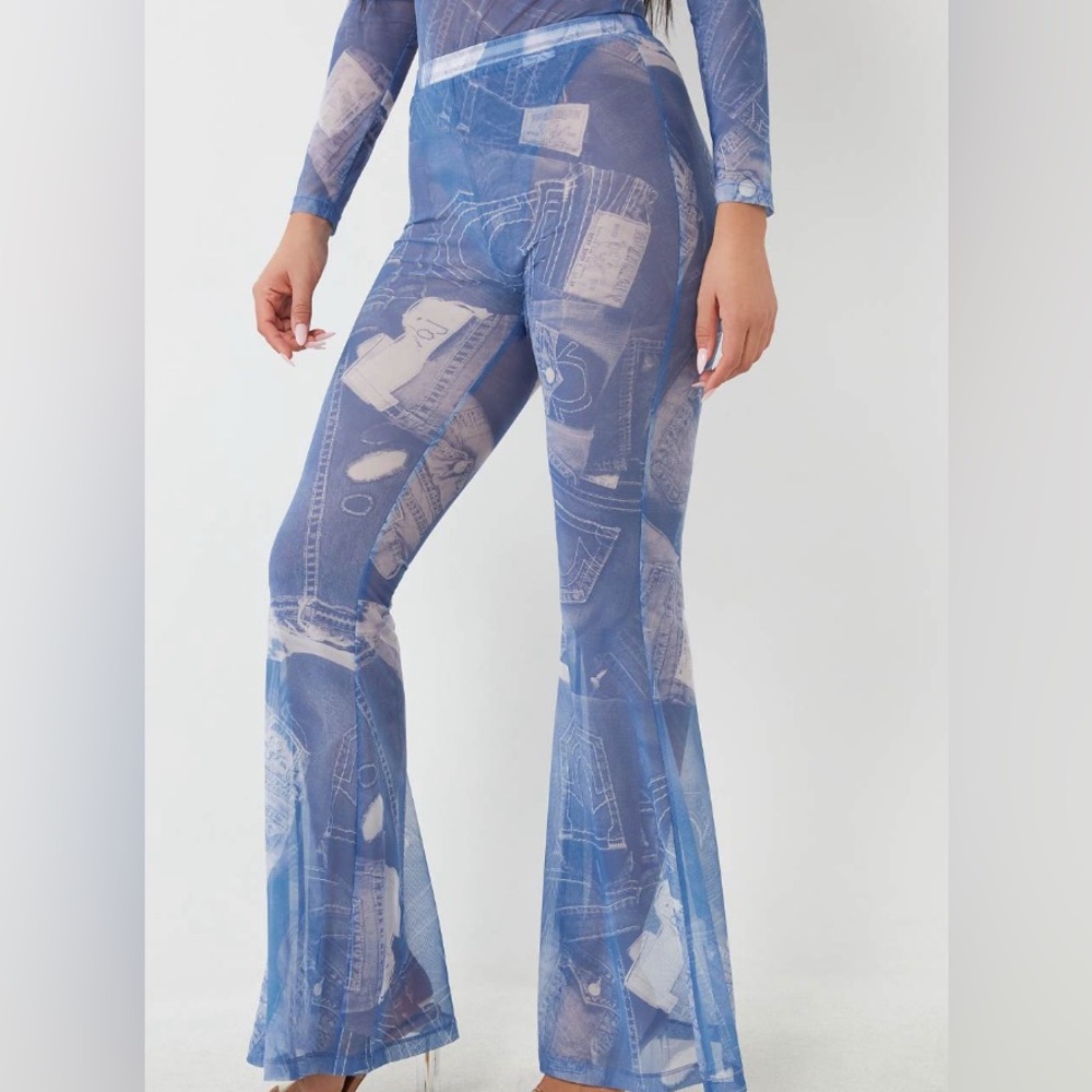 Women’s True Religion Jean graphic print mesh flare pants - Picture 5 of 6